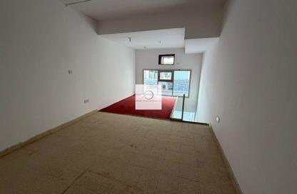Retail - Studio for rent in Al Qusais Building - Al Qusais Residential Area - Al Qusais - Dubai