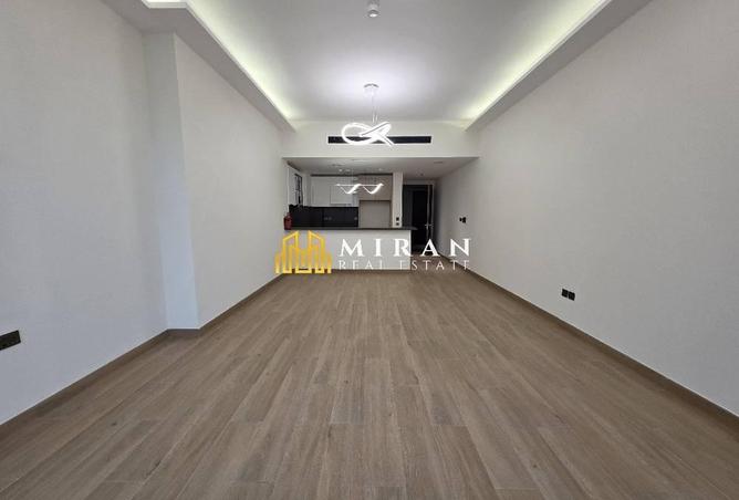 94032109 - Property Image 2