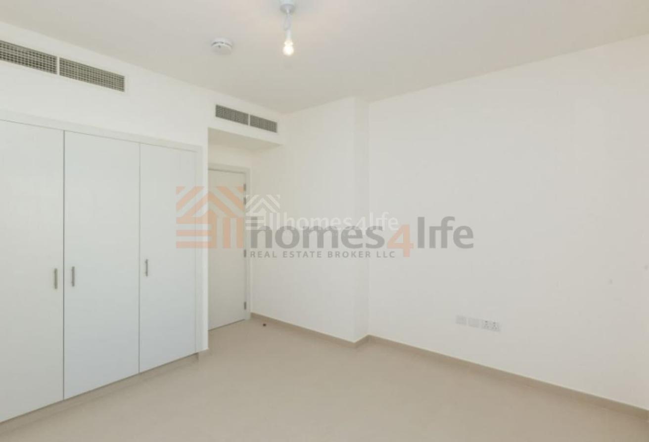 Corner End I Steps from pool and park I Spacious photo 3