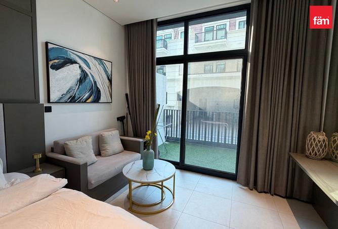 Luxury Furnished Studio Ready To Move | Vacant Now photo 2