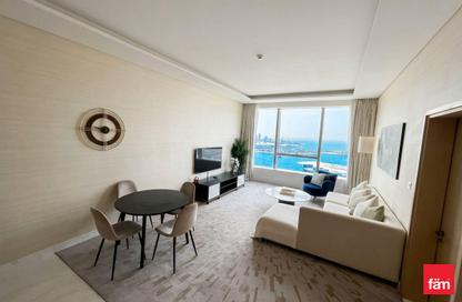 Apartment - 1 Bedroom - 2 Bathrooms for sale in The Palm Tower - Palm Jumeirah - Dubai