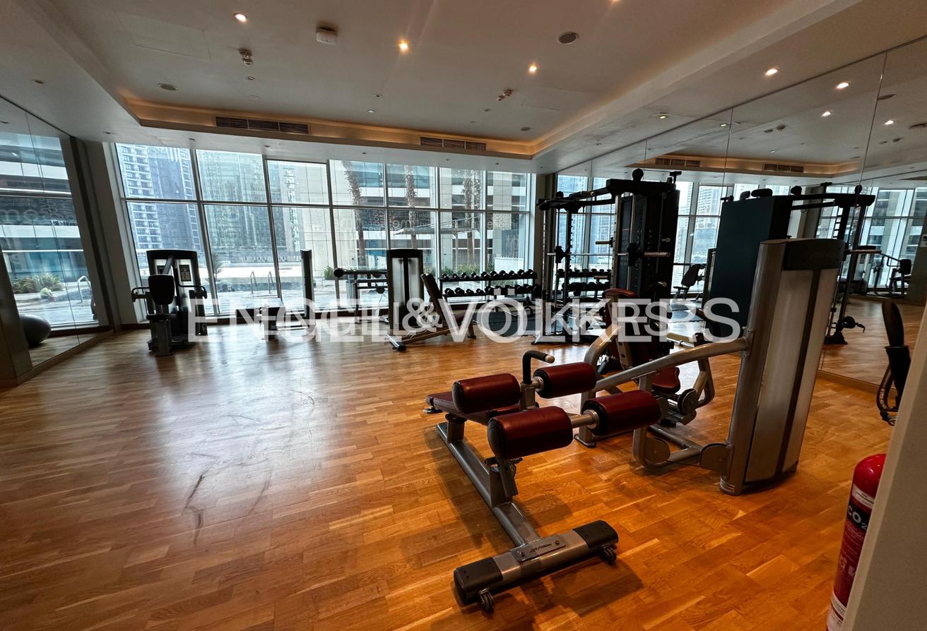 Vacant | Modern and Spacious | Furnished photo 6
