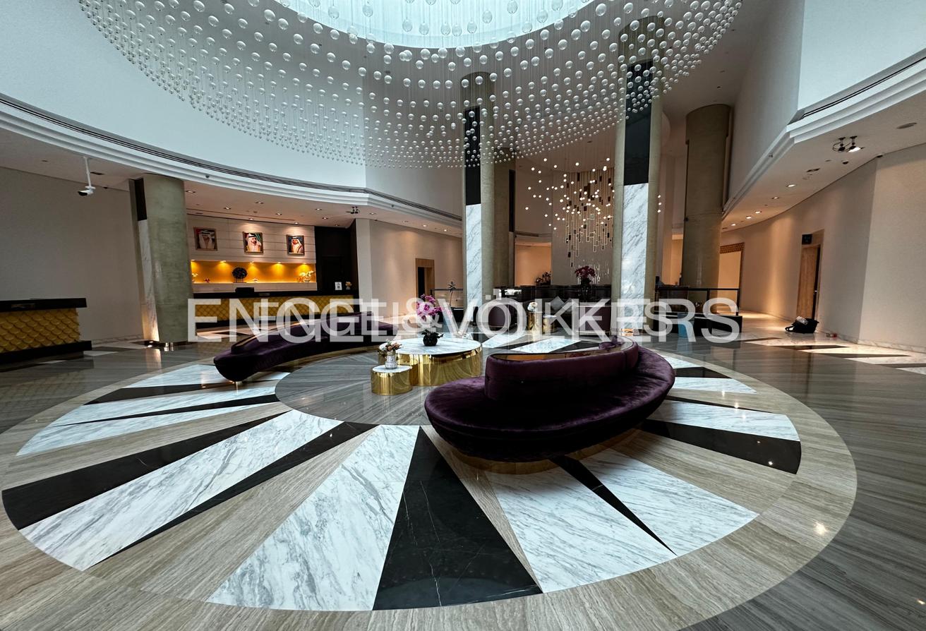 Vacant | Modern and Spacious | Furnished photo 8