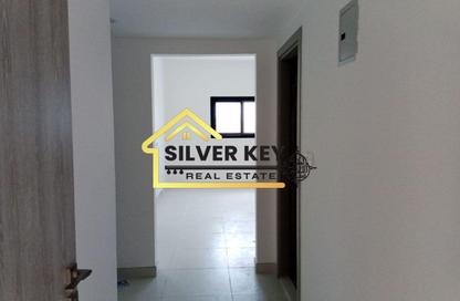 Apartment - 2 Bedrooms - 3 Bathrooms for rent in Al Qulaya'ah - Al Sharq - Sharjah