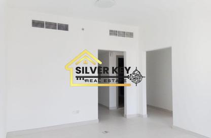 Apartment - 2 Bedrooms - 3 Bathrooms for rent in Al Qulaya'ah - Al Sharq - Sharjah