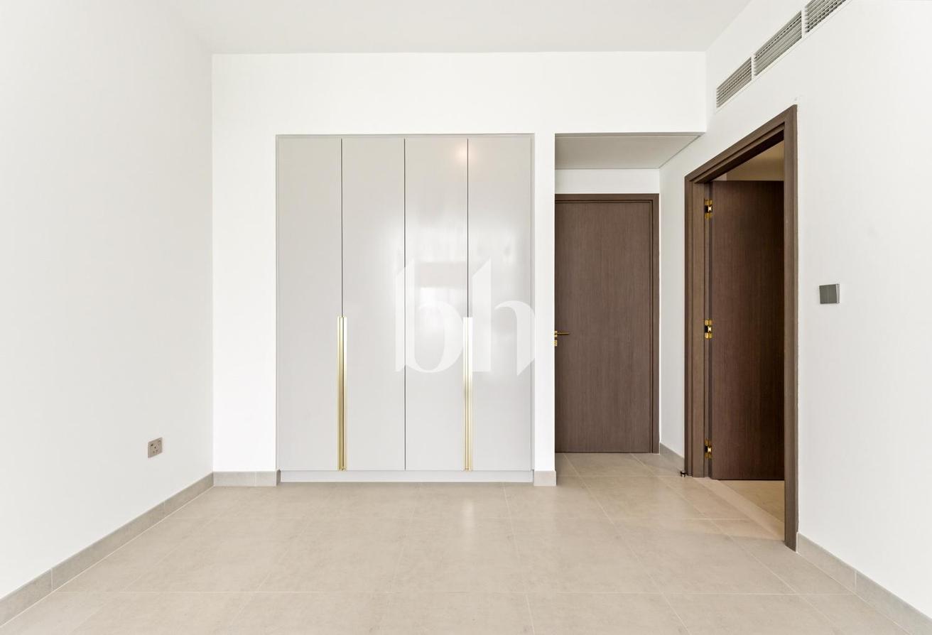 Modern Villa | Vacant | Great Quality photo 17