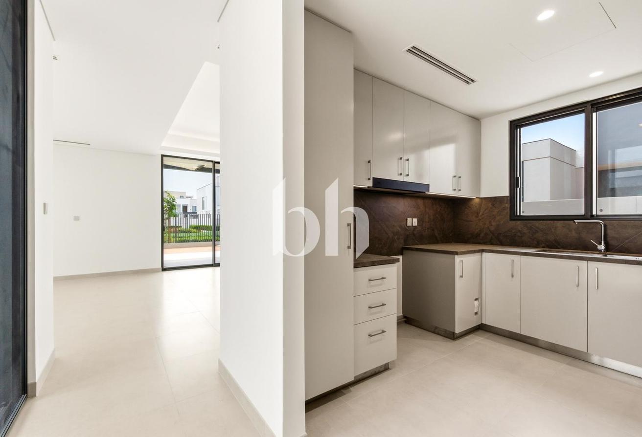 Modern Villa | Vacant | Great Quality photo 21