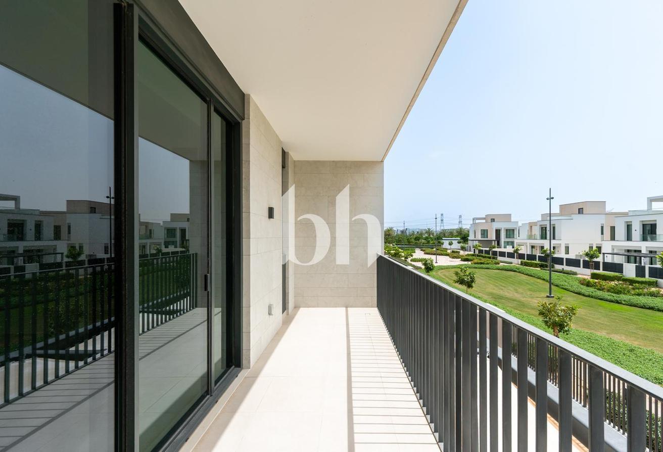 Modern Villa | Vacant | Great Quality photo 3