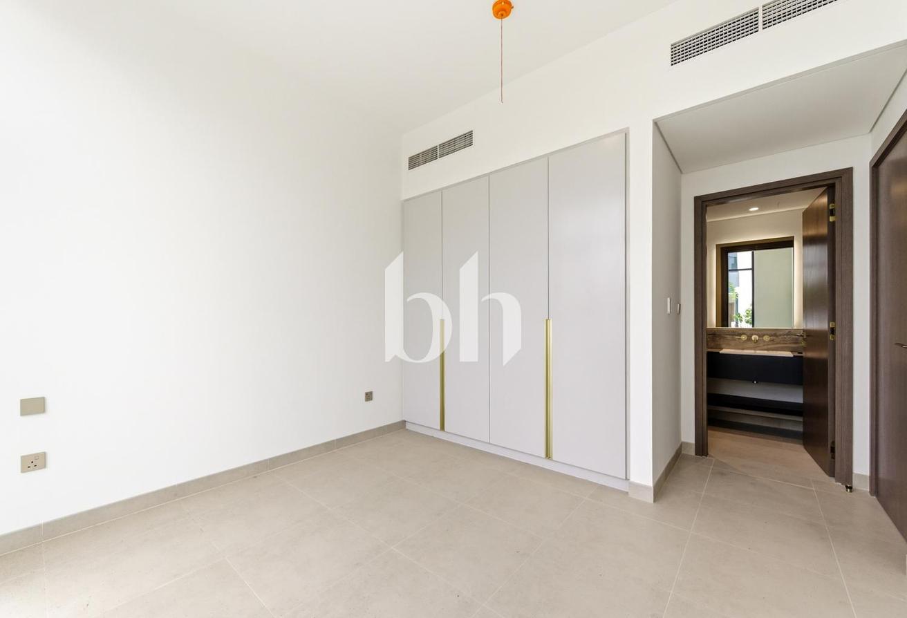Modern Villa | Vacant | Great Quality photo 12