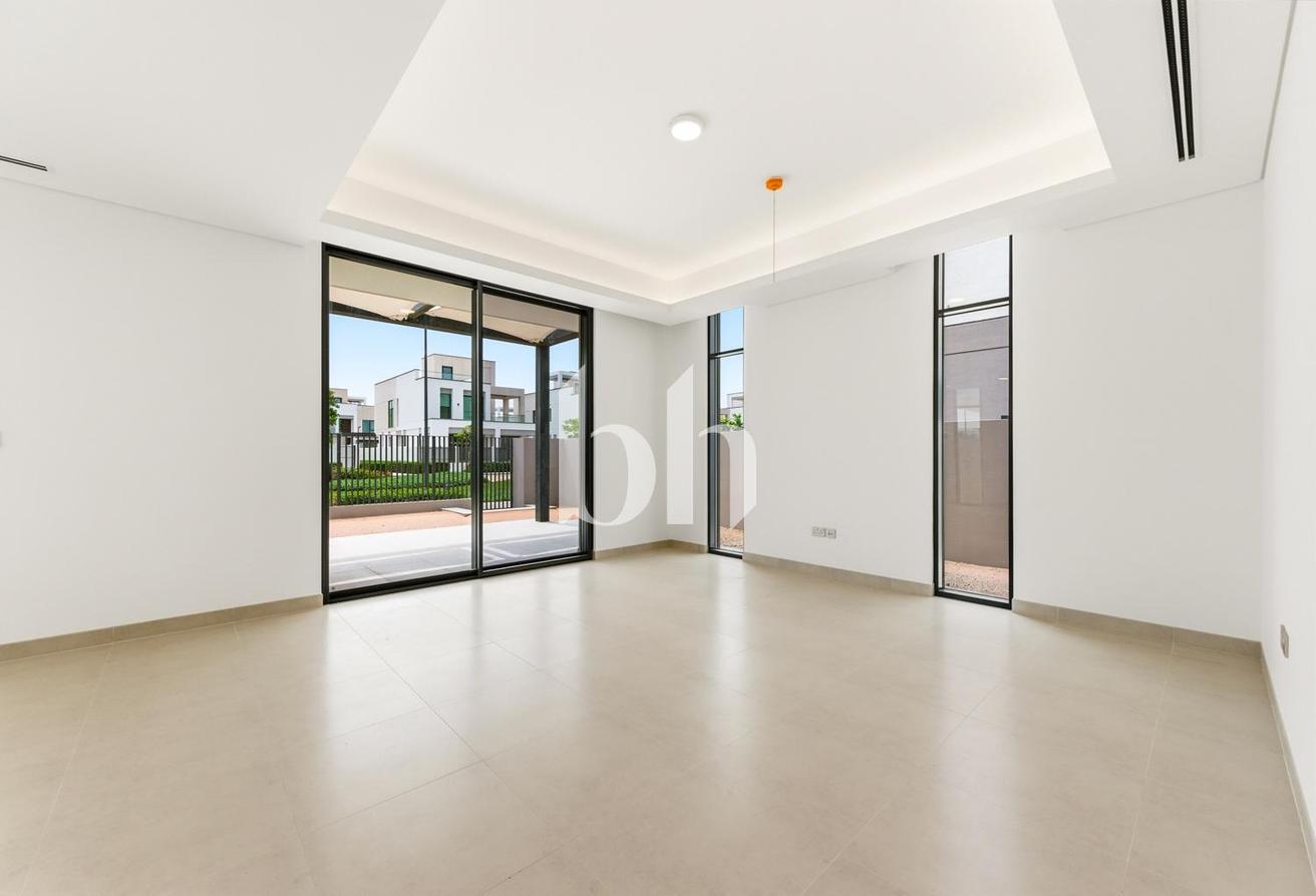 Modern Villa | Vacant | Great Quality photo 16