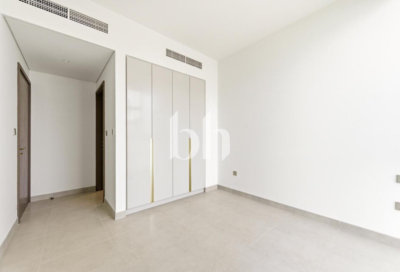 Modern Villa | Vacant | Great Quality photo 18