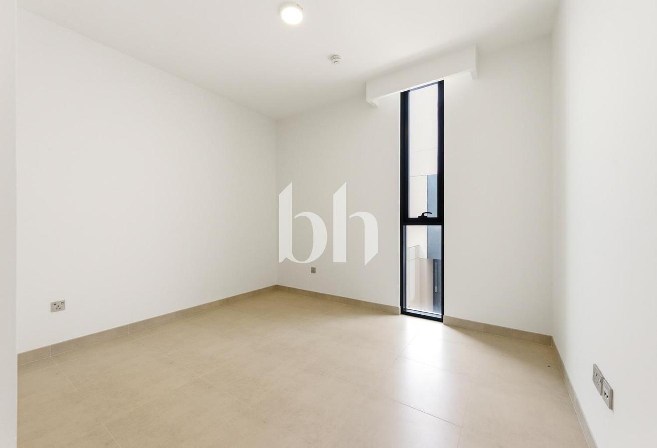 Modern Villa | Vacant | Great Quality photo 10