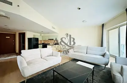 شقة - 2 غرف نوم - 3 حمامات للايجار في A  برج - لاجو فيستا - مدينة دبي للإنتاج (اي ام بي زد) - دبي