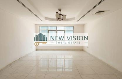 Duplex - 5 - 7 for rent in Thuraya Al Majaz Building - Al Majaz 3 - Al Majaz - Sharjah