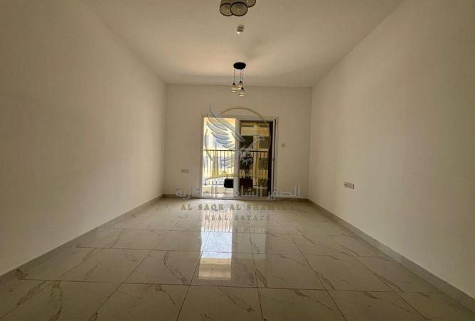 127912105 - Property Image 2