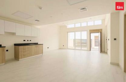 Townhouse - 3 - 5 for rent in Rukan 3 - Rukan - Dubai