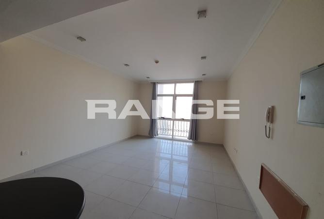 Well Maintained 1BR | Prime Location | Vacant photo 3