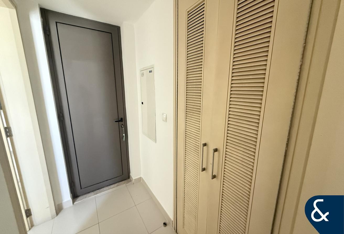 Vacant 4 Bedroom | Large Plot | Single Row photo 22