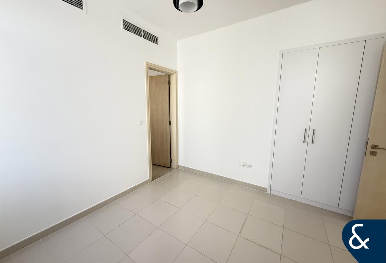 Vacant 4 Bedroom | Large Plot | Single Row photo 15
