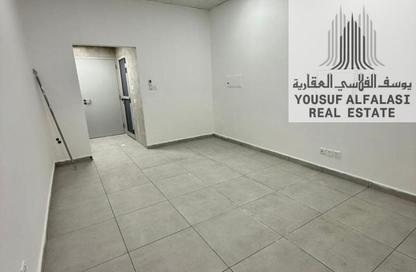 Apartment - Studio - 1 for rent in Al Jurf 1 - Al Jurf - Ajman Apartment - Studio - 1 for rent in Al Jurf 1 - Al Jurf - Ajman
