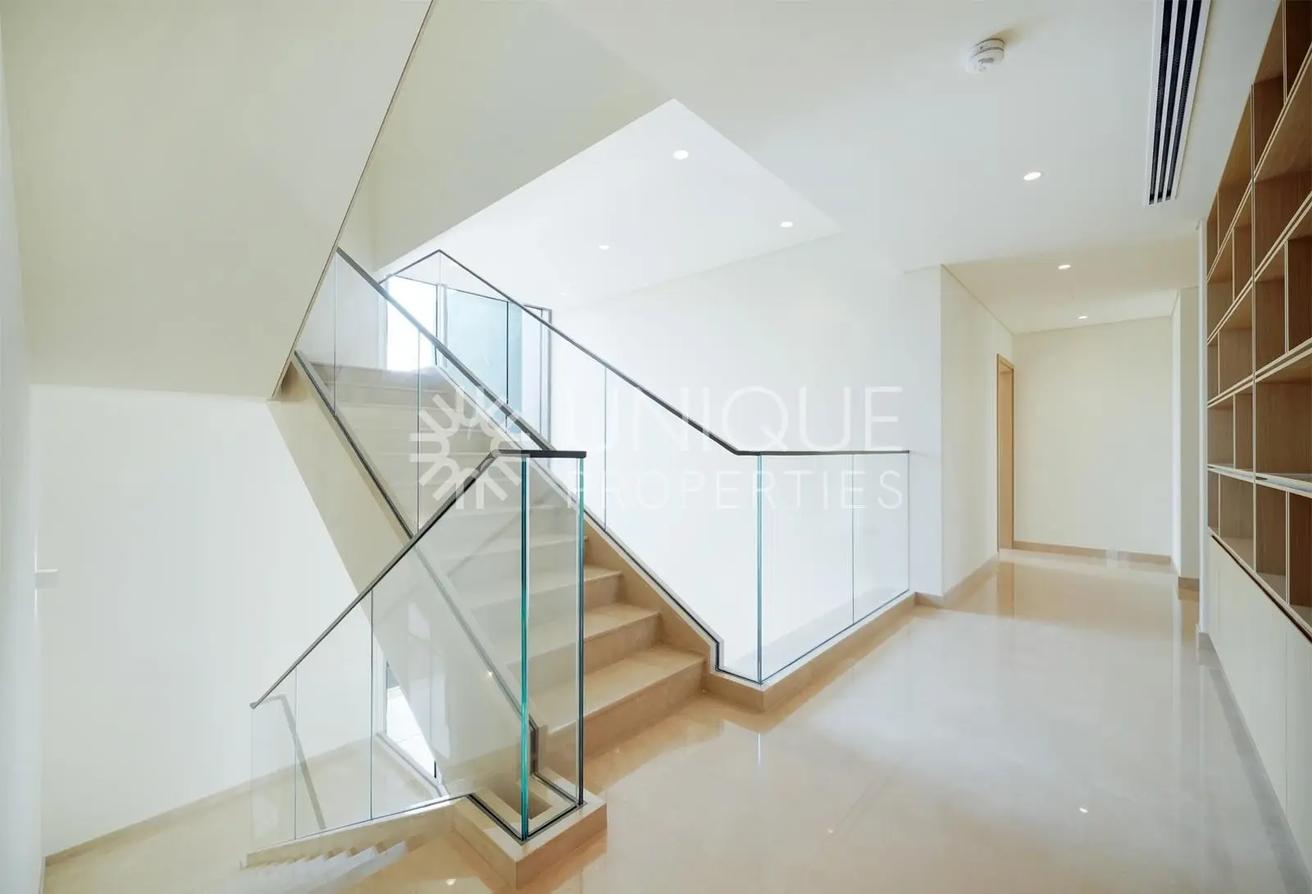 Exclusive I Classic type I 5 beds with Basement photo 5