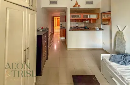 Apartment - 1 Bathroom for rent in Manchester Tower - Dubai Marina - Dubai