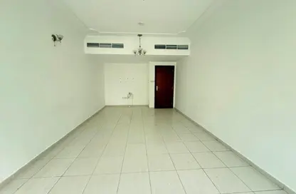 شقة - 2 غرف نوم - 3 حمامات للايجار في شارع التعاون - التعاون - الشارقة