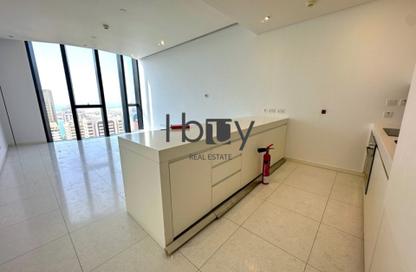 Apartment - 1 Bedroom - 2 Bathrooms for rent in Burj Mohammed Bin Rashid at WTC - Corniche Road - Abu Dhabi