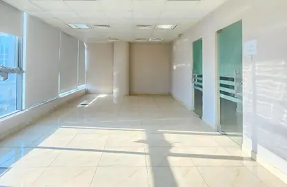 مكتب - 5 غرف نوم - 2 حمامات للايجار في برج السلسلة - منطقة المرور - أبوظبي