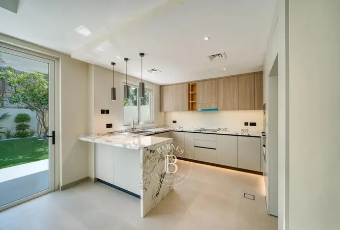 156017291 - Property Image 2