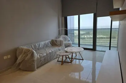 شقة - غرفة نوم - 1 حمام للايجار في برج بلو ويفز - مجمع دبي ريزيدنس - دبي لاند - دبي