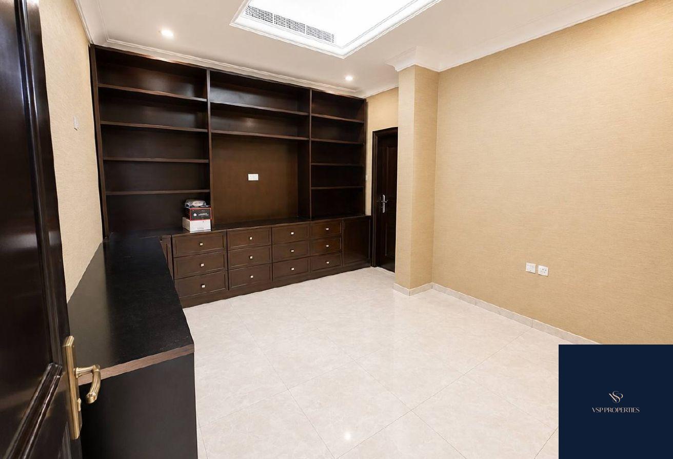 Spacious 7 BR Villa for Rent in Al Khawaneej 1 photo 6