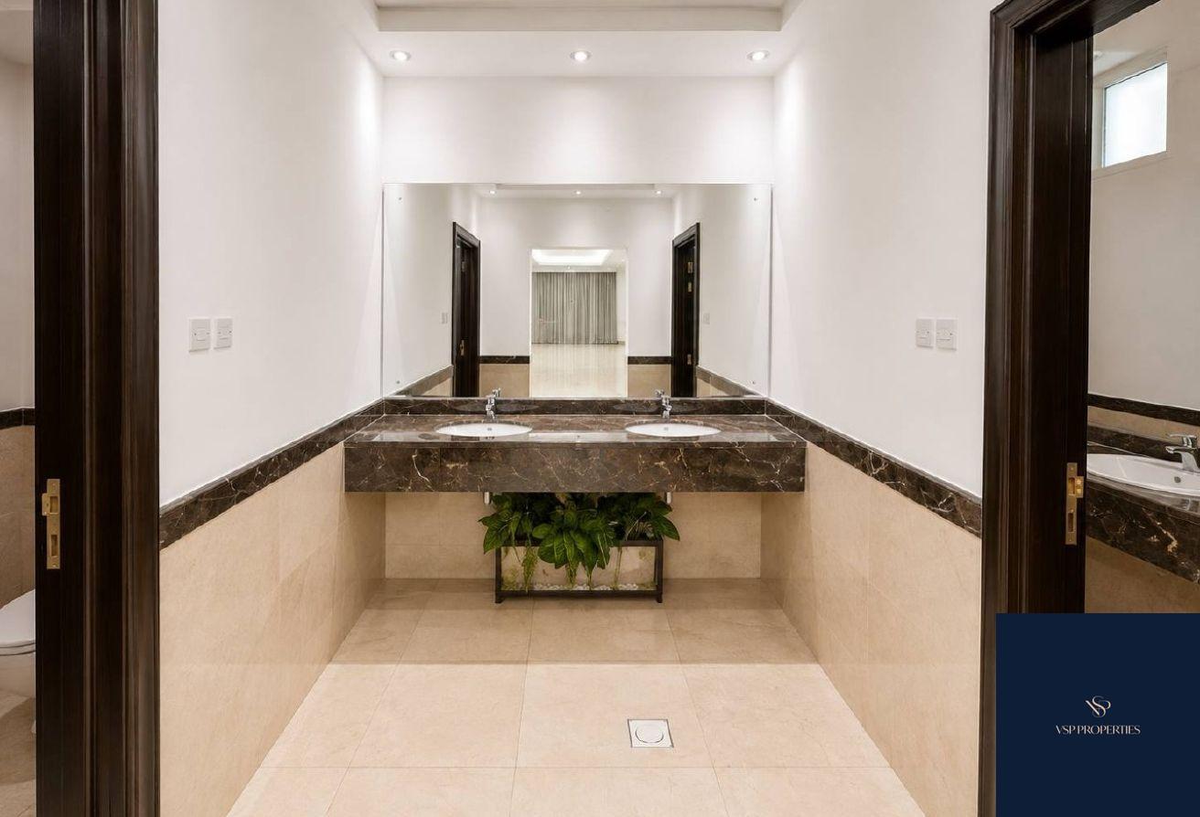 Spacious 7 BR Villa for Rent in Al Khawaneej 1 photo 9