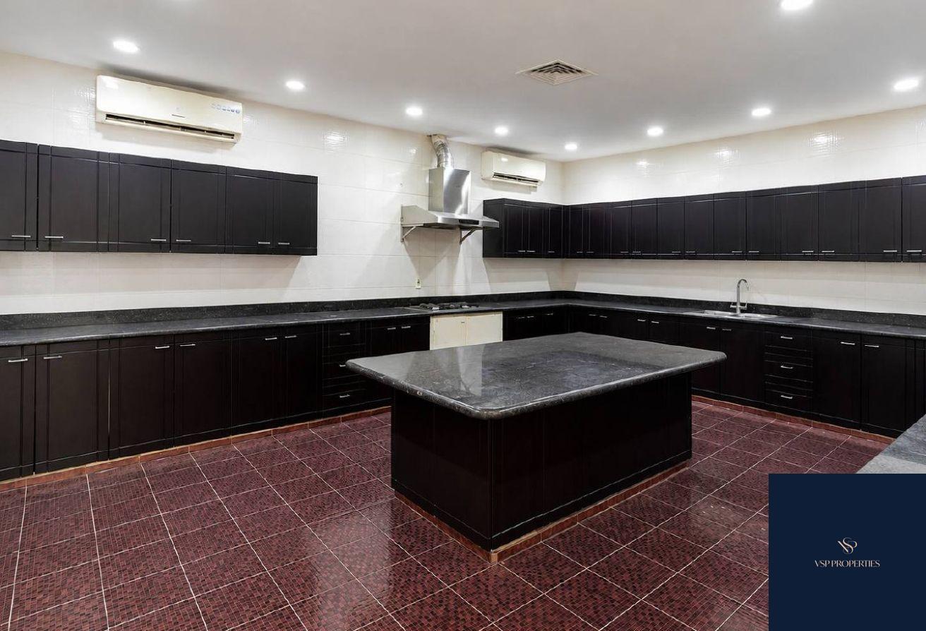 Spacious 7 BR Villa for Rent in Al Khawaneej 1 photo 8