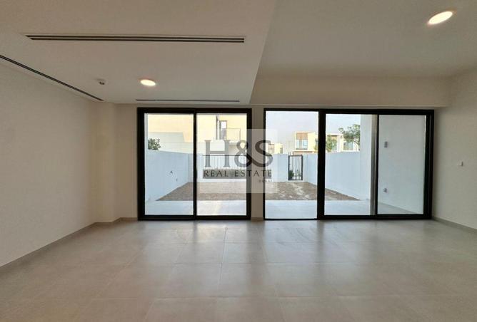 141923930 - Property Image 3