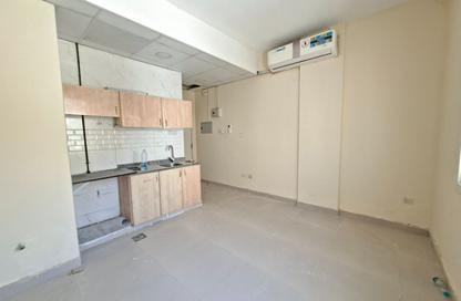Apartment - Studio - 1 for rent in Fire Station Road - Muwaileh - Sharjah