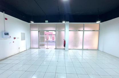 Shop - Studio - 1 Bathroom for rent in Building Y20 - England Cluster - International City - Dubai