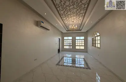فيلا - 5 غرف نوم - 7 حمامات للايجار في 2 المويهات - المويهات - عجمان