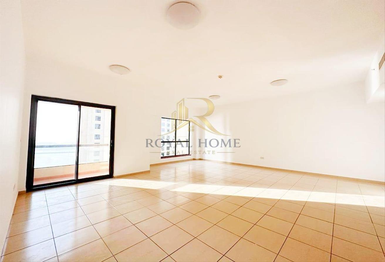 Spacious 3BR | Beachfront Living | Prime Location photo 2