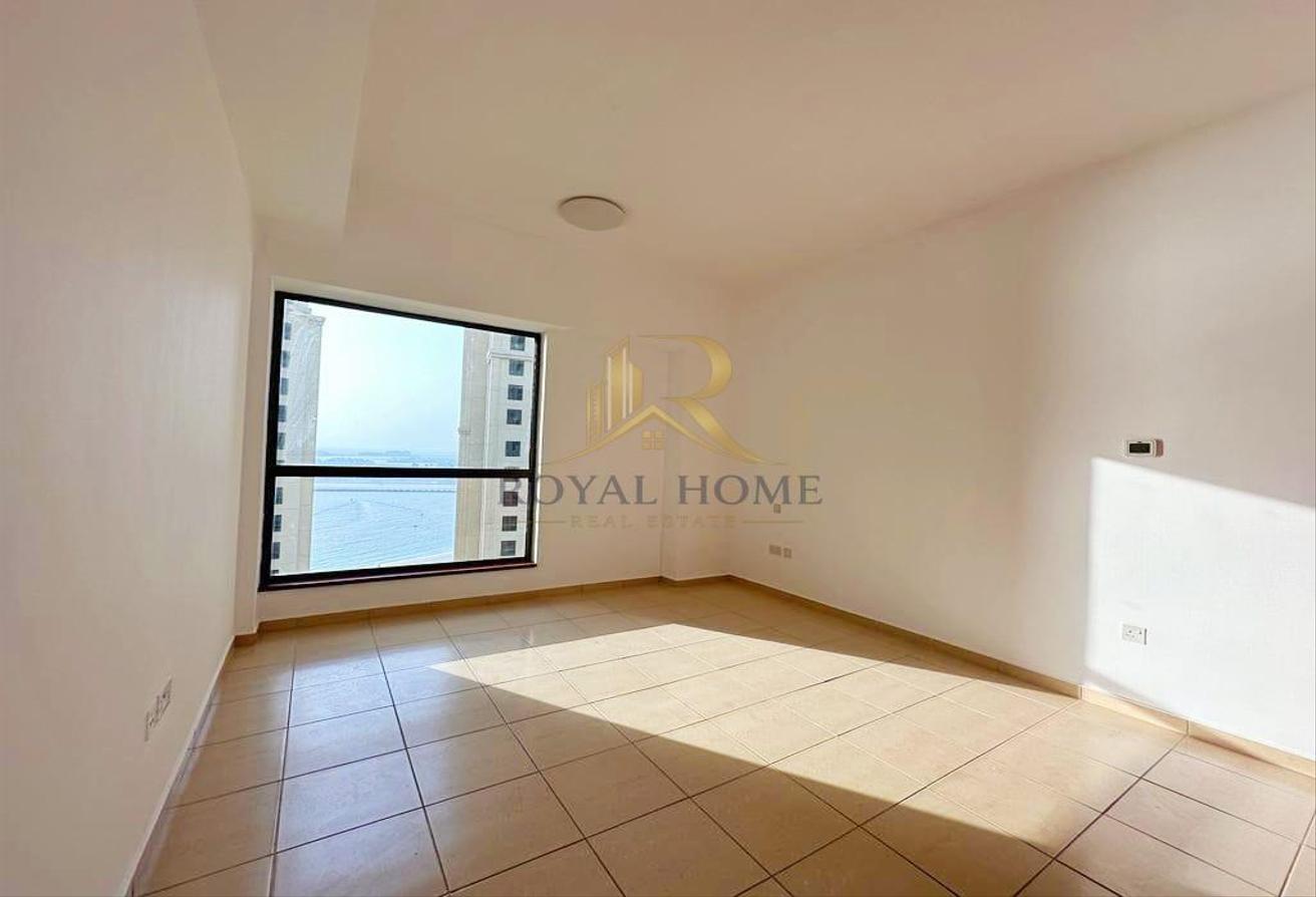 Spacious 3BR | Beachfront Living | Prime Location photo 6