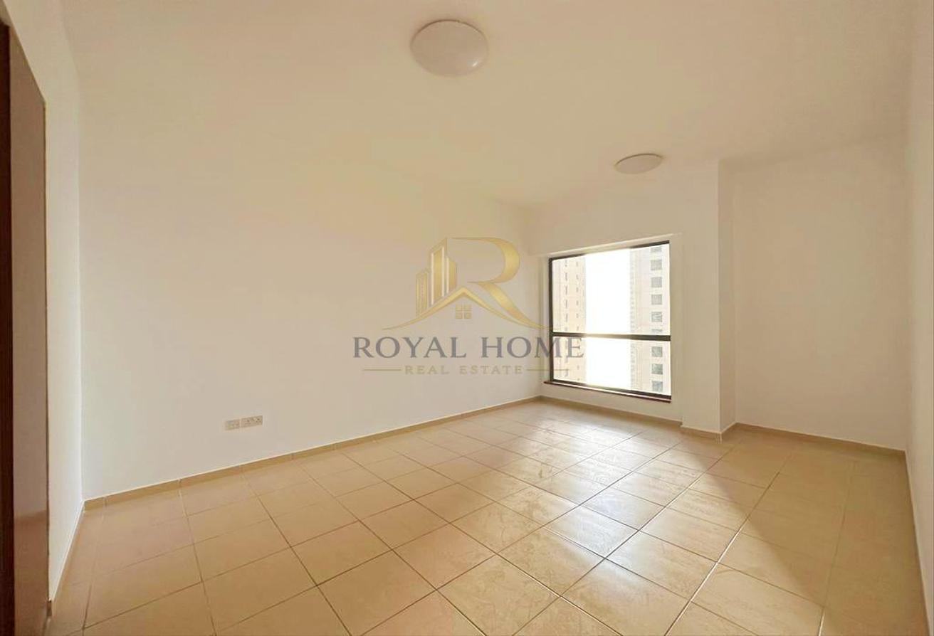 Spacious 3BR | Beachfront Living | Prime Location photo 9