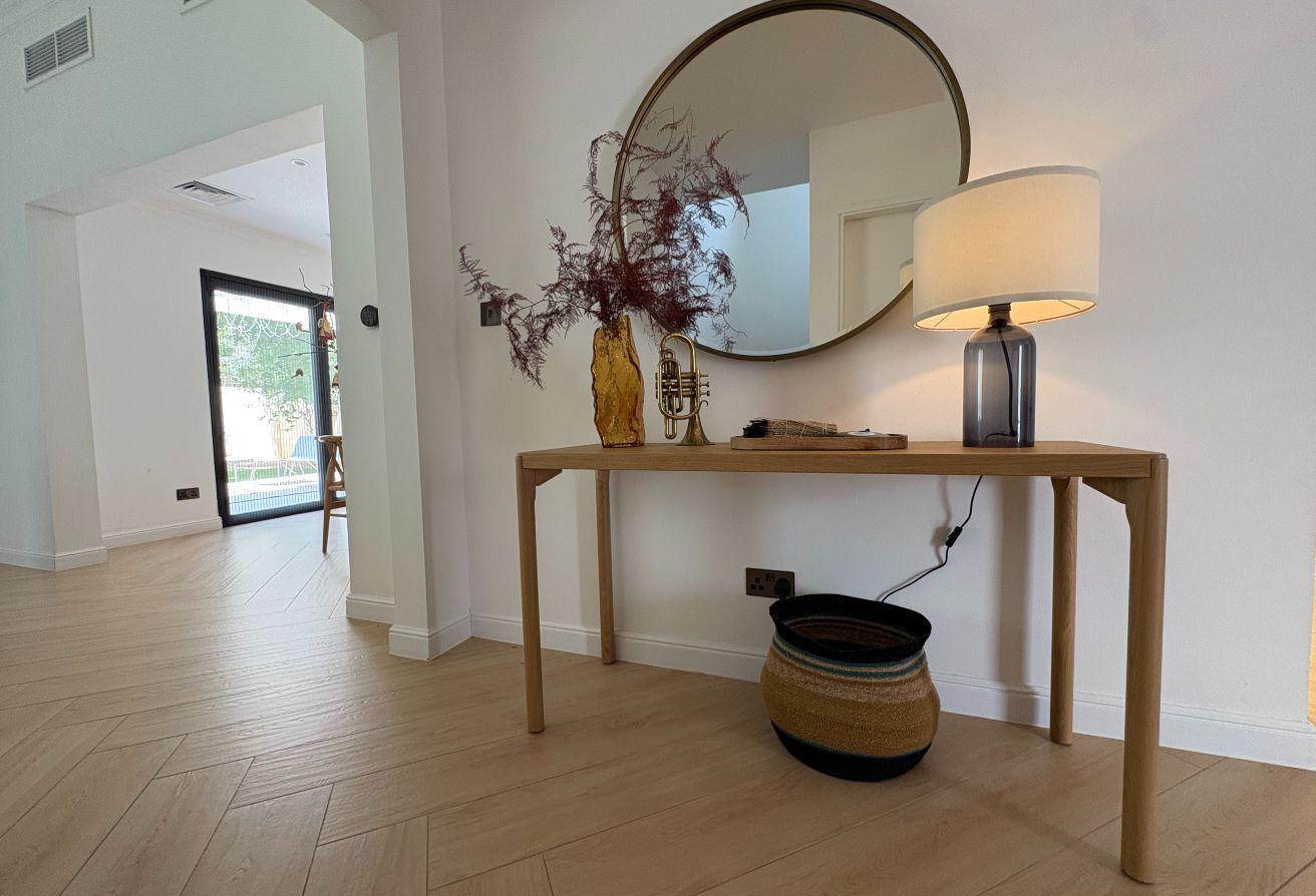 Exquisite 4BR Villa | Maid + Study | Skyline Views photo 5