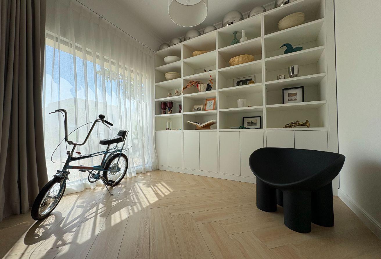 Exquisite 4BR Villa | Maid + Study | Skyline Views photo 13