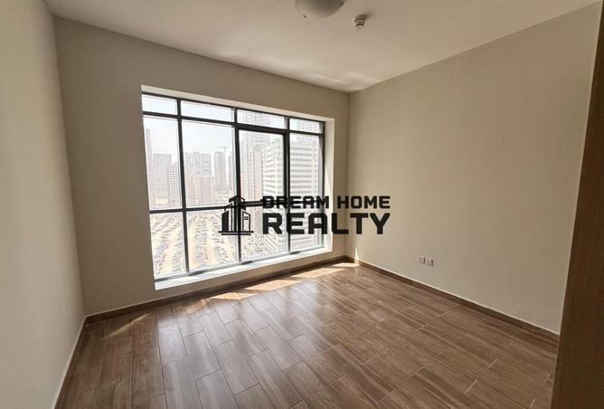 69892382 - Property Main Image