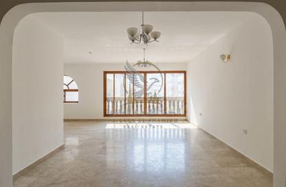 Apartment - 4 - 3 for rent in Al Qulaya'ah - Al Sharq - Sharjah