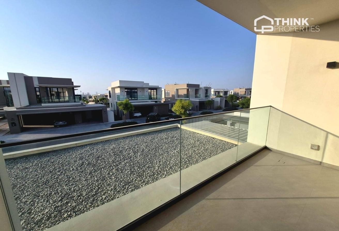Corner Villa Close to Exit | Vacant | Large Plot photo 10