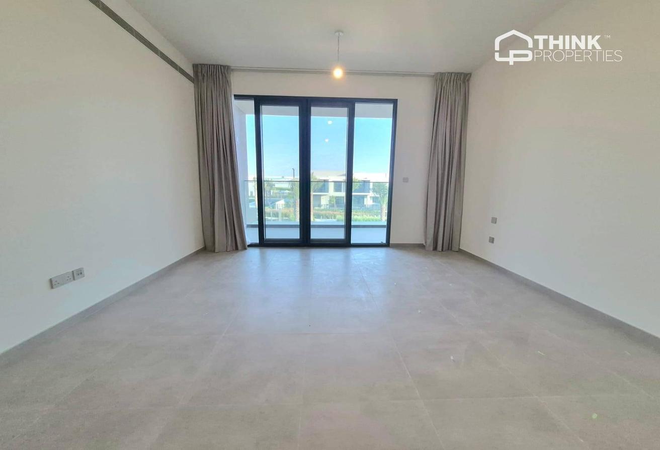 Corner Villa Close to Exit | Vacant | Large Plot photo 8