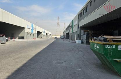 Warehouse - Studio - 4 Bathrooms for rent in Jebel Ali Industrial 1 - Jebel Ali Industrial - Jebel Ali - Dubai