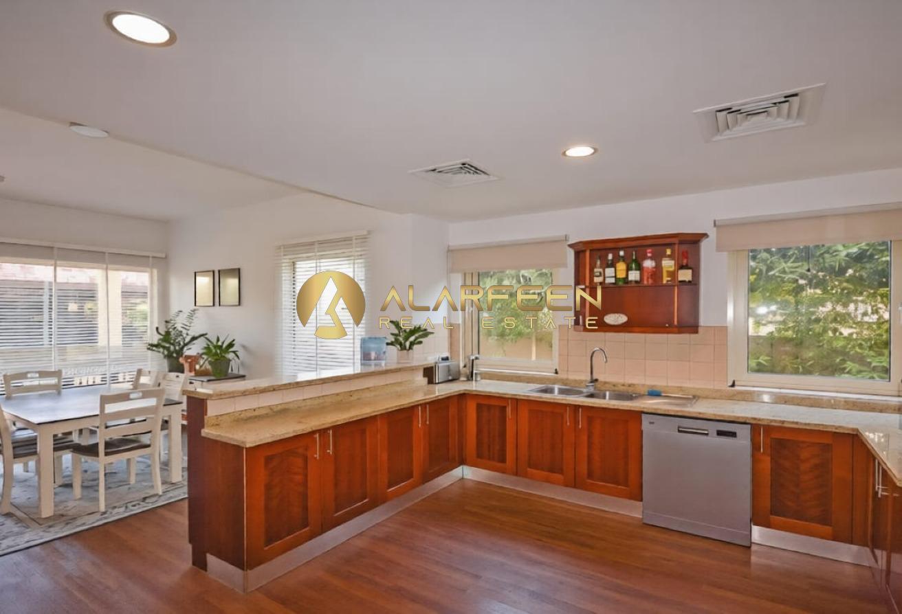 WELL KEPT 3-BR | PRIME LOCATION | LANDSCAPE GARDEN photo 5
