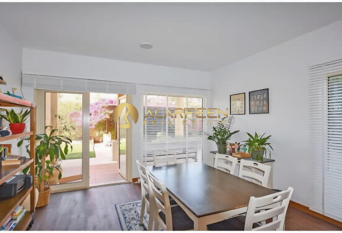 WELL KEPT 3-BR | PRIME LOCATION | LANDSCAPE GARDEN photo 2